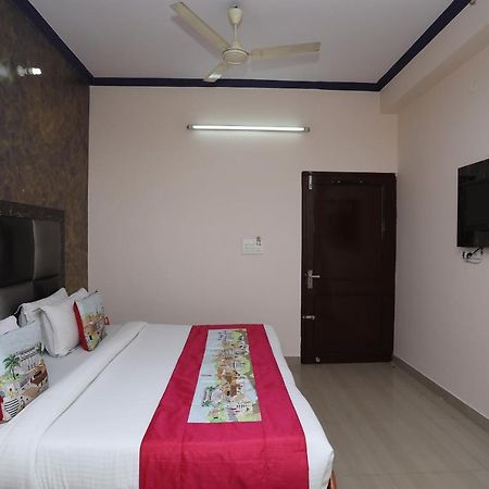 Hotel Deepak Джайпур Екстериор снимка
