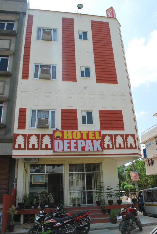 Hotel Deepak Джайпур Екстериор снимка