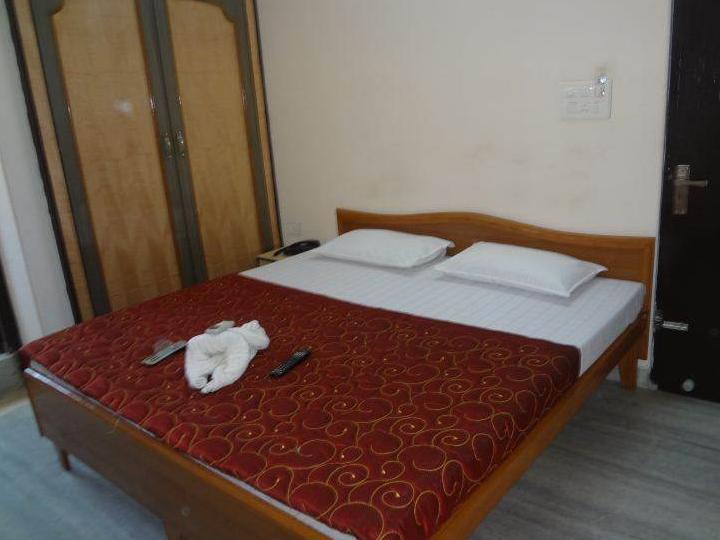Hotel Deepak Джайпур Екстериор снимка