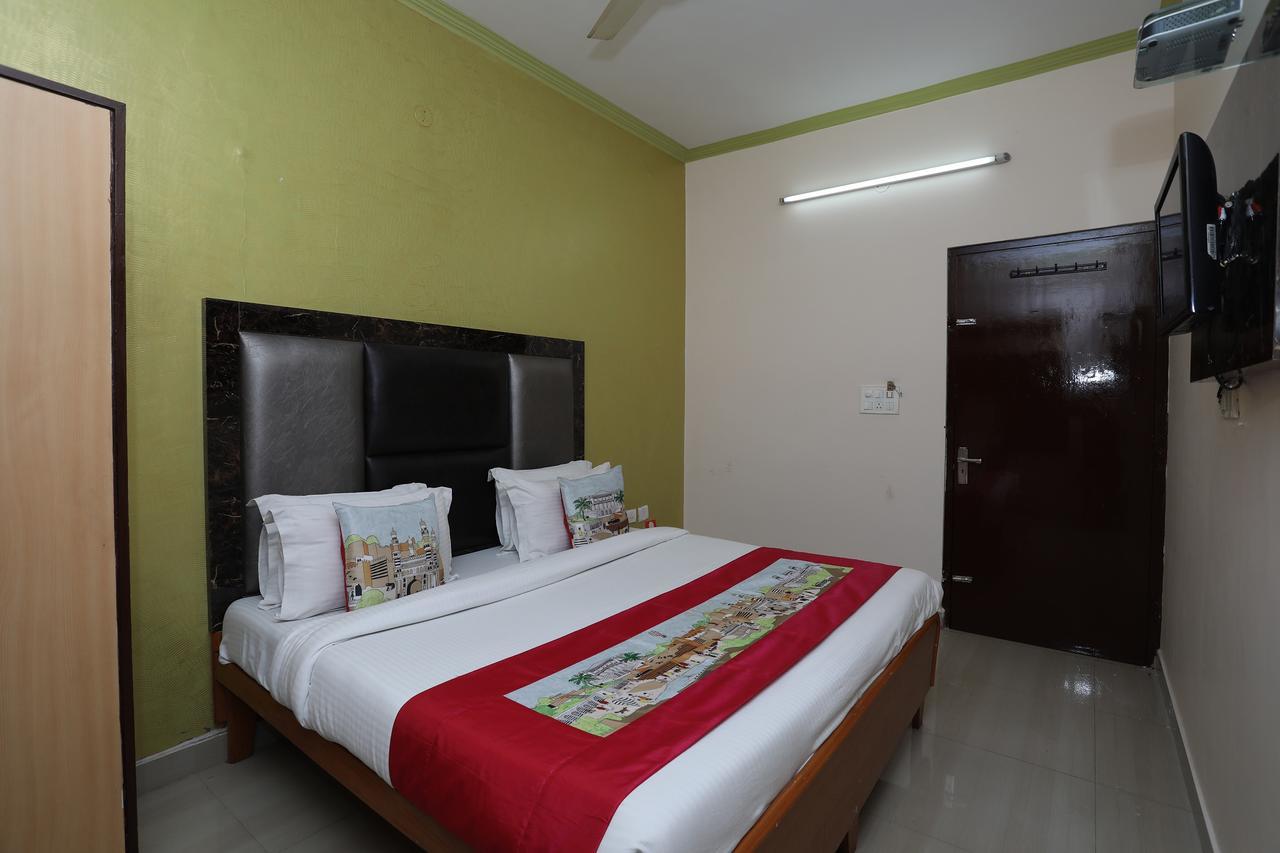 Hotel Deepak Джайпур Екстериор снимка