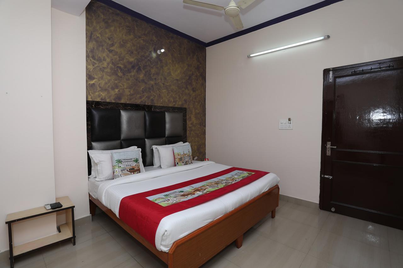 Hotel Deepak Джайпур Екстериор снимка