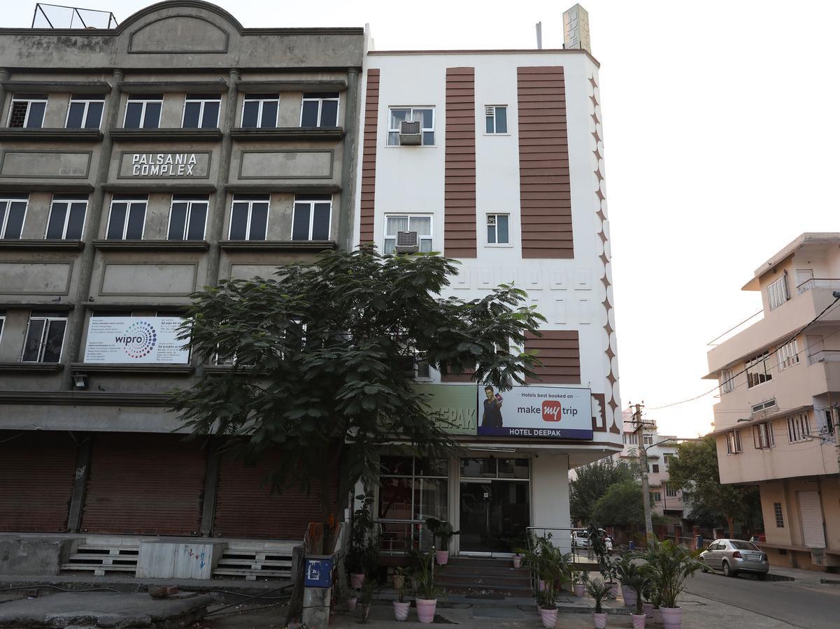 Hotel Deepak Джайпур Екстериор снимка